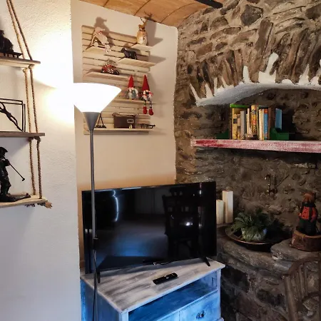 Apartment Allotjaments Cal Llarg Mollo